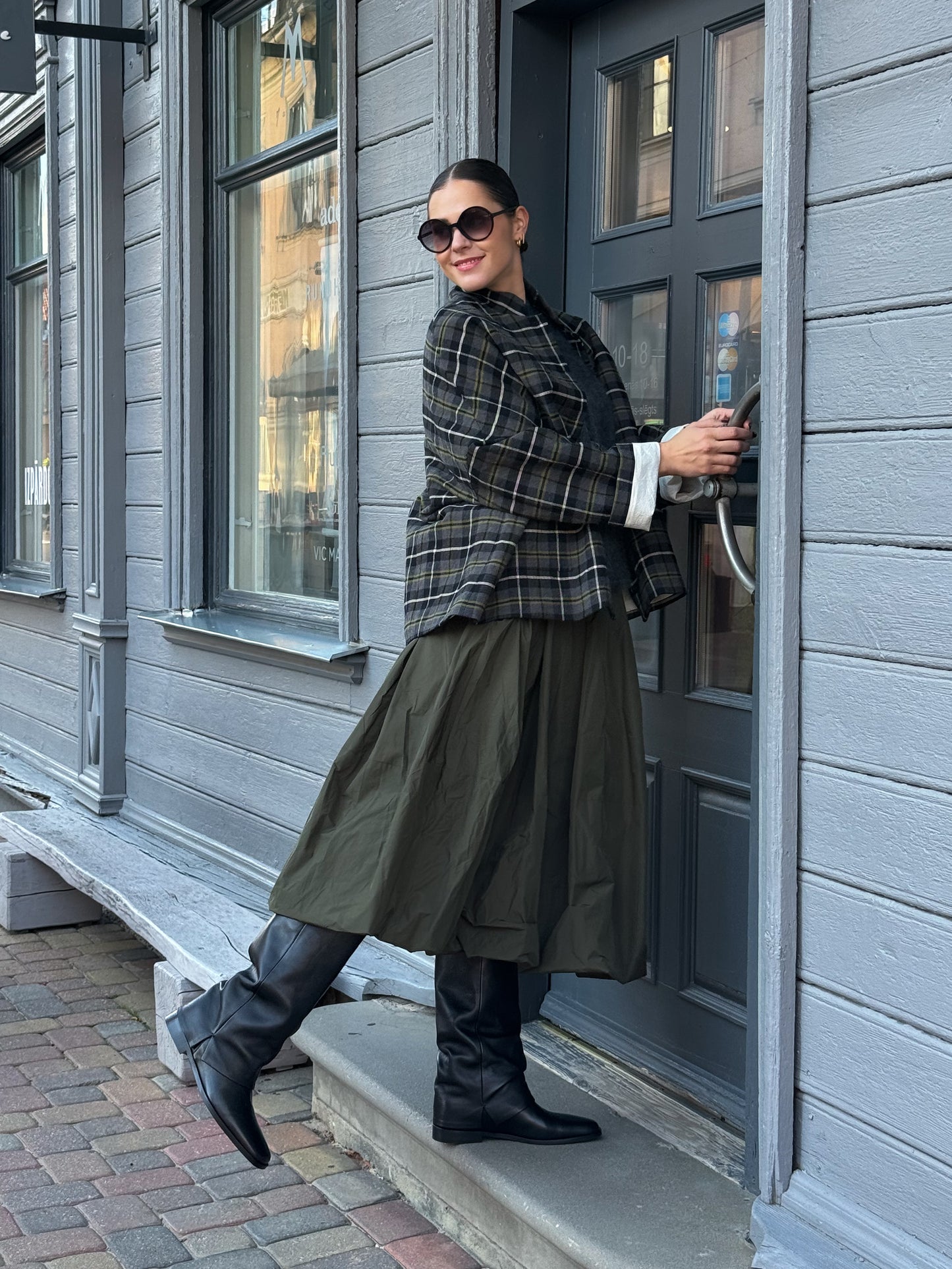 Les filles d’ailleurs svārki